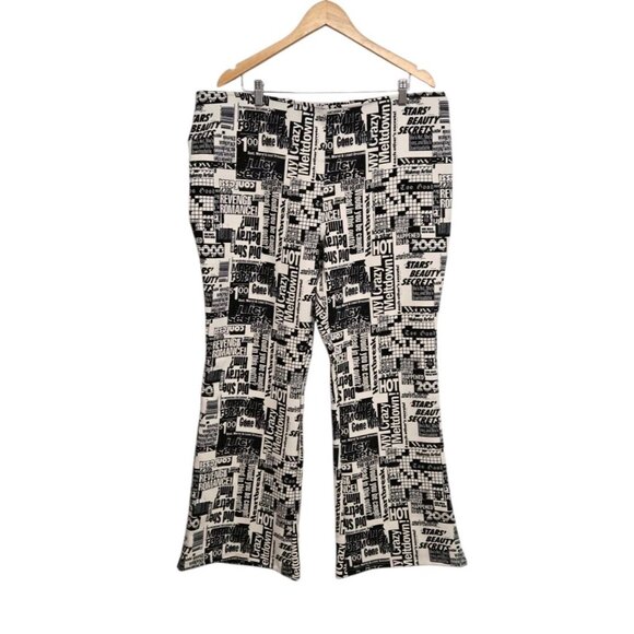 UO Urban Outfitters Womens XXL Newspaper Print Flared Leg Pants Stretch Pull On - Picture 1 of 6